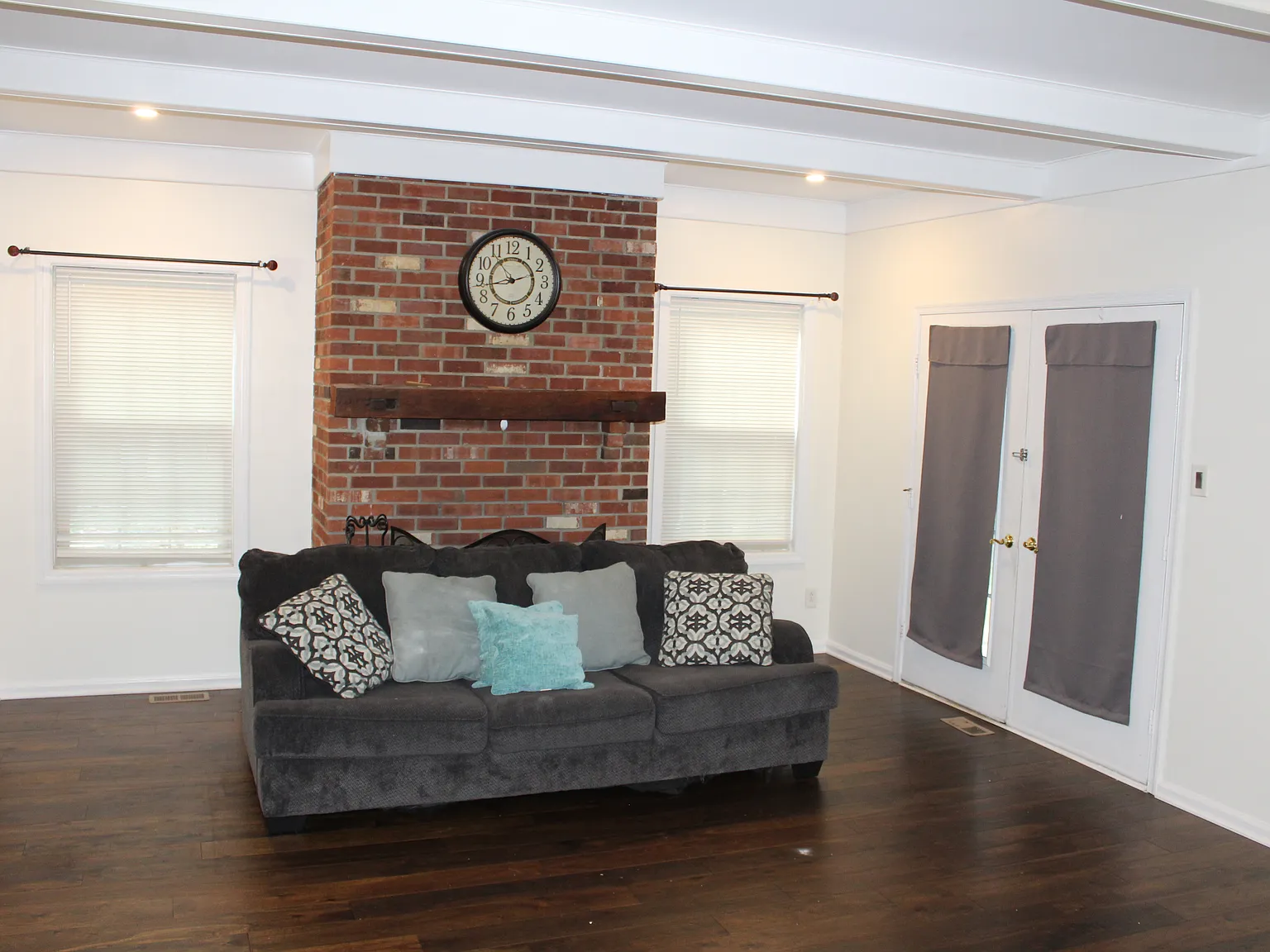 3 bed, 1704 sqft, $3,300 — Photo 3