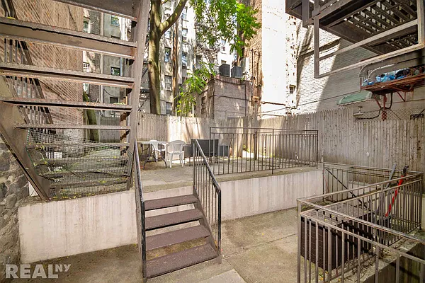 Rented by REAL New York | media 6