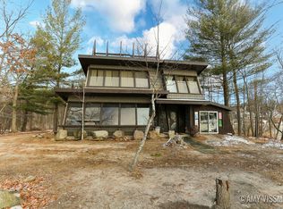 2721 Island Dr SW, Stanton, MI 48888