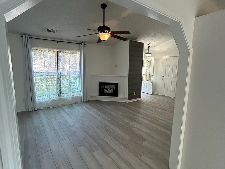 9708 Ali Ct — Photo 2