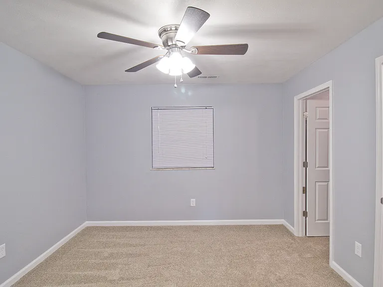 127 Dorset Ct — Photo 24