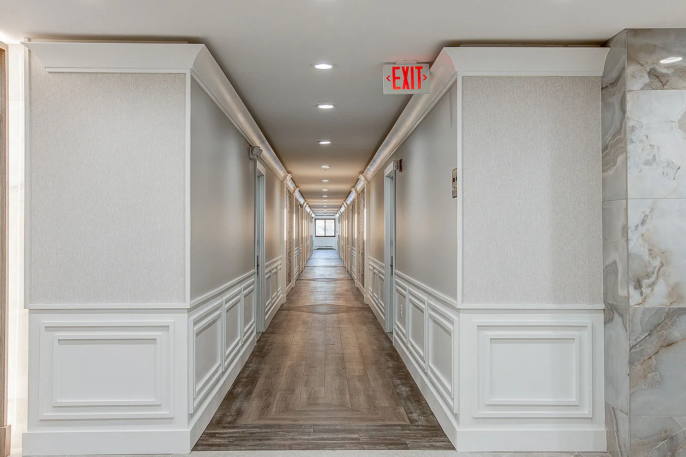 River Club Apartments — Photo 4
