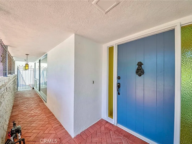 4610 Rockbluff Dr — Photo 35