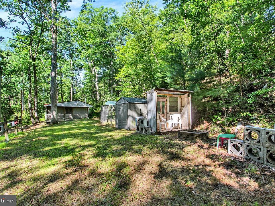 13th image of 89 Oak Ln
