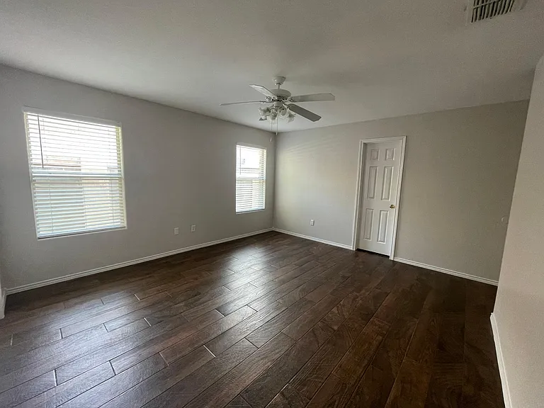 2135 Lima Loop — Photo 7
