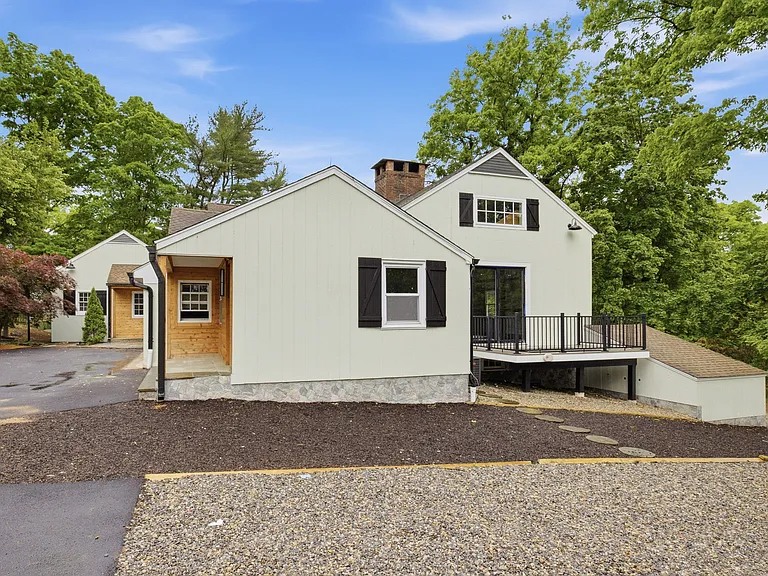 1 Tulip Tree Ln — Photo 4