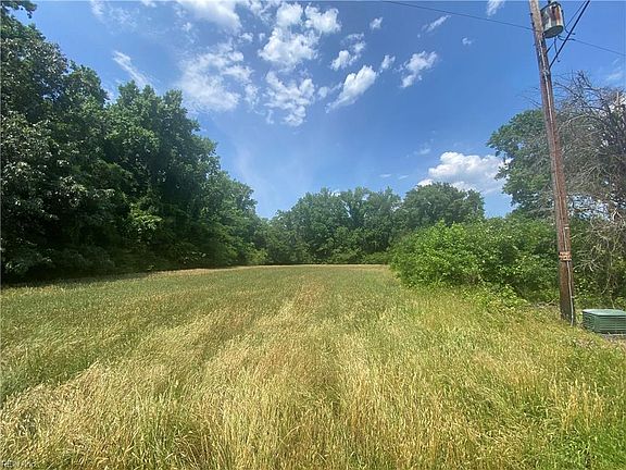 2nd image of 1916 Land Of Promise Rd