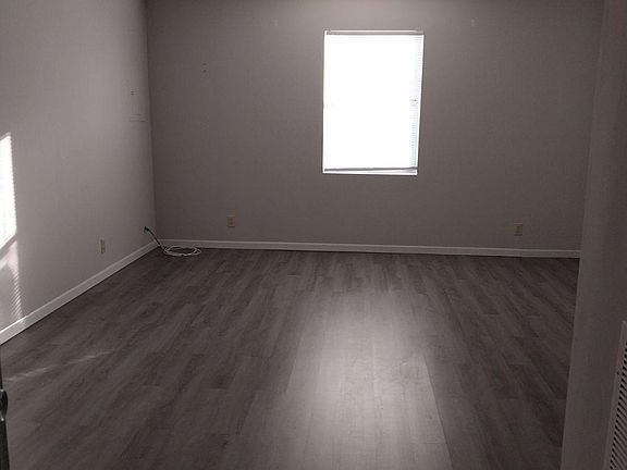 3rd image of 165 Midway Dr #E