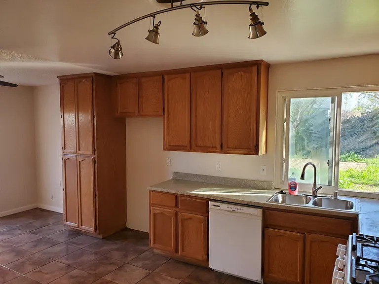 2765 Bridgeford Dr — Photo 3