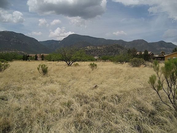 3rd image of 01900 E Loma Ln