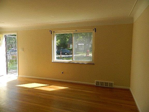 2nd image of 6093 W Fordham Pl