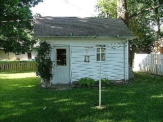 2nd image of 300 E Temple St