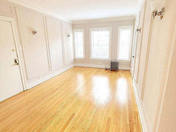 4th image of 1600 W Estes Ave #1B