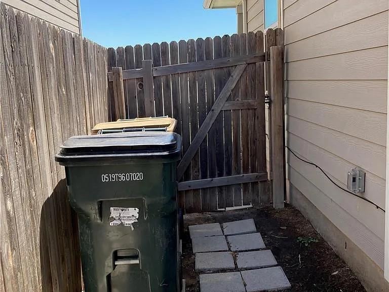 480 Triumph Rd — Photo 32