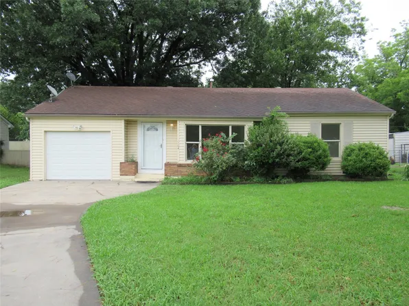 1104 Wolfe City Dr, Greenville, TX 75401