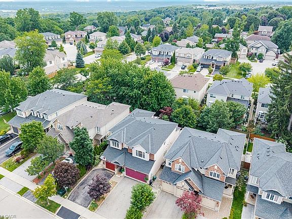 3rd image of 40 Sunnycroft Ct