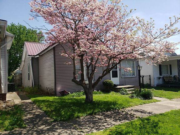 3rd image of 1310 Summit St