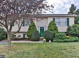 128 Elementary Dr, Martinsburg, WV 25404