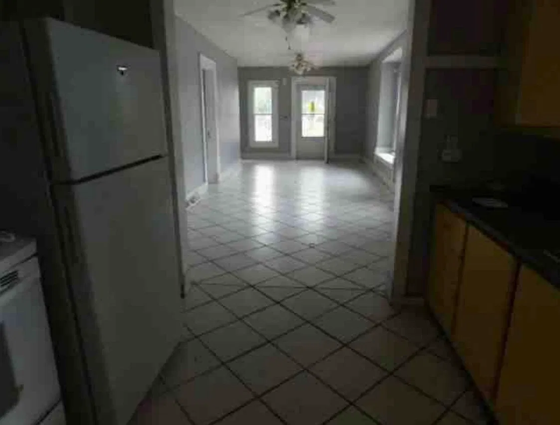 N Broadwell Ave, Grand Island — Photo 2