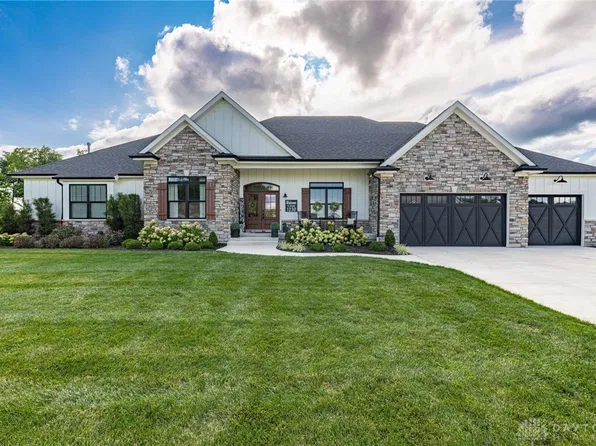 1230 Cole Harbor Dr, Troy, OH 45373
