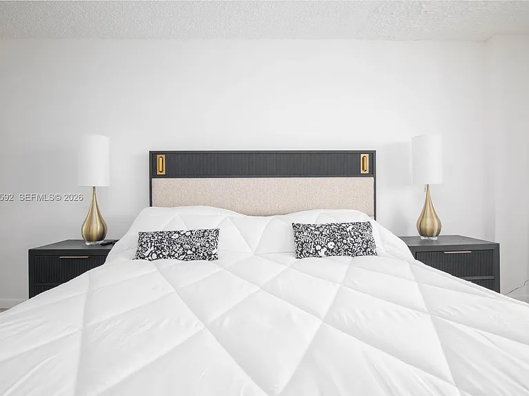 5555 Collins Ave #14U — Photo 10