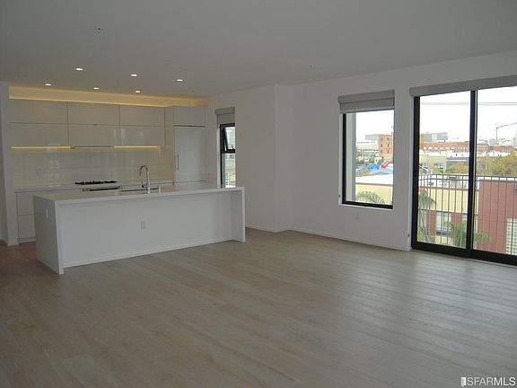 3rd image of 415 De Haro St APT 307
