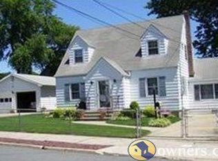14 Albourne St, Edison, NJ 08837