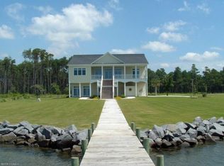 126 Brickhouse Ln, Beaufort, NC 28516