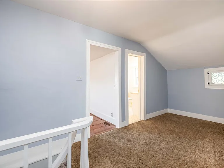 1253 Fairport Rd — Photo 40