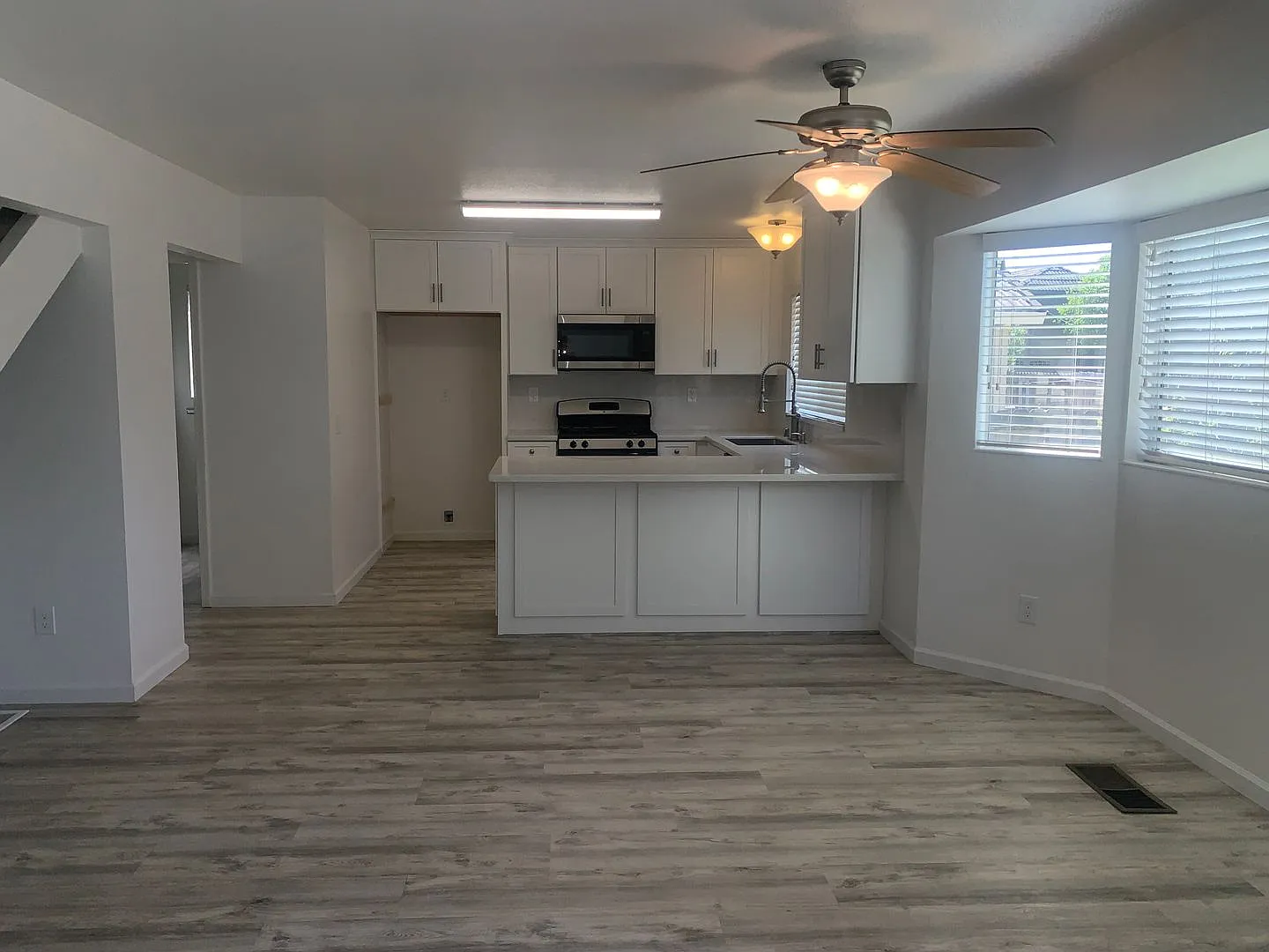 2618 Valley Oak- close to TAFB — Photo 4