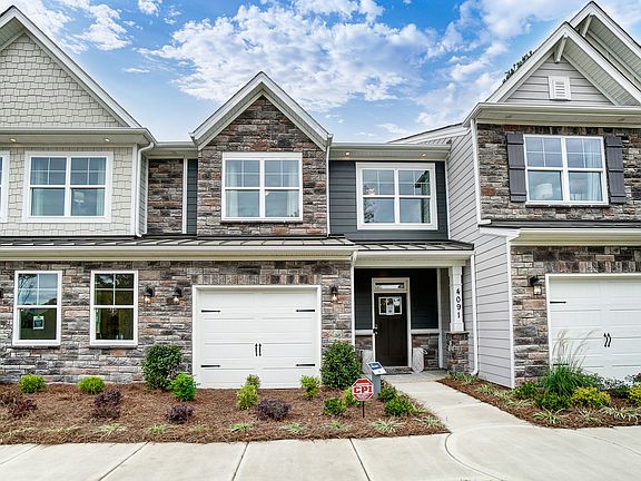 These photos are representative of this floor plan, but all options may not be available in every co