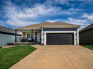 901 Redbud Dr, Paola, KS 66071