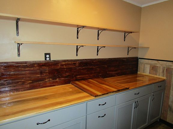 5th image of 719 Main St #1