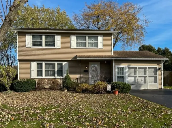 4979 Driftwood Dr, Liverpool, NY 13088