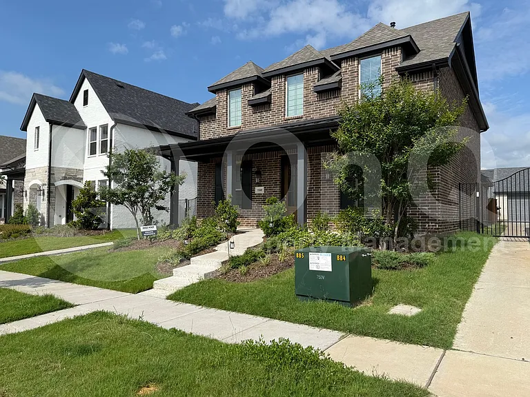 1840 Rosedale Ave — Photo 2