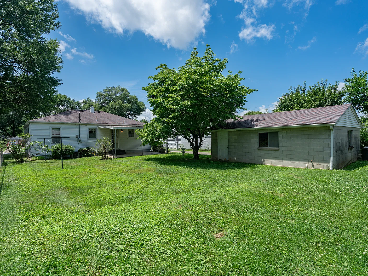 3 bed, 1032 sqft, $1,600 — Photo 3