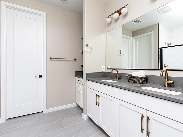 736 W Palo Verde Dr — Photo 8
