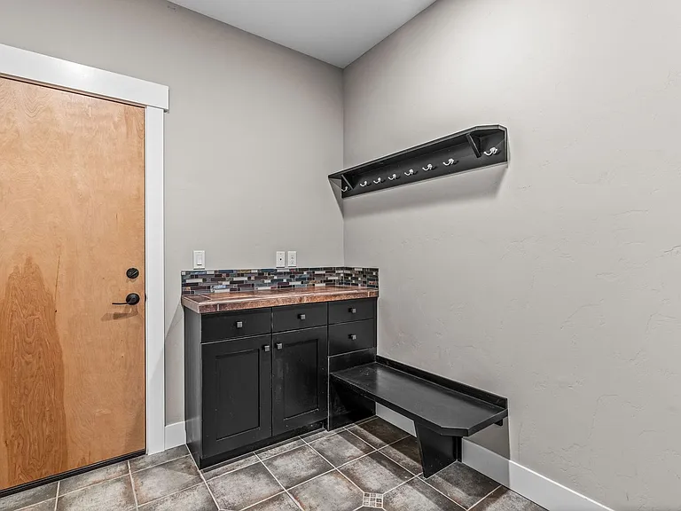 2333 NW Lolo Dr — Photo 22