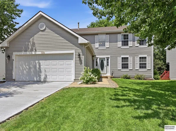 16102 S St, Omaha, NE 68135