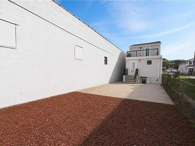 2171 Hendrickson St — Photo 3
