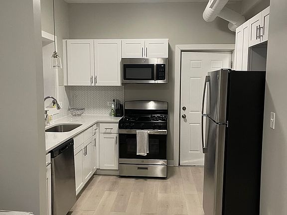 4th image of 1824 W 22nd Pl #1R