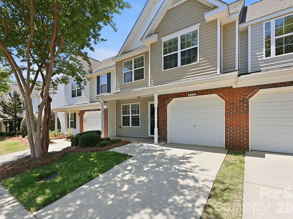 1st image of 2548 Brackley Pl NW