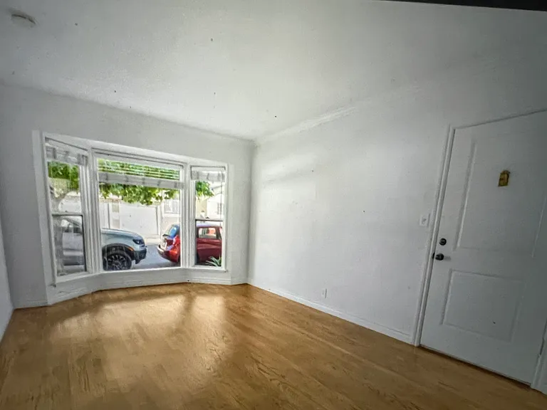 305 Coronado — Photo 16