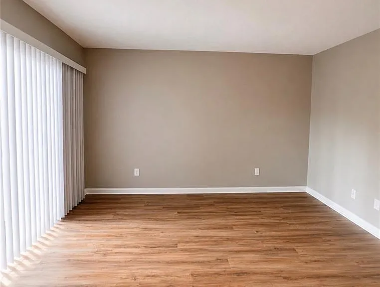 3254 Strawberry Ln — Photo 3