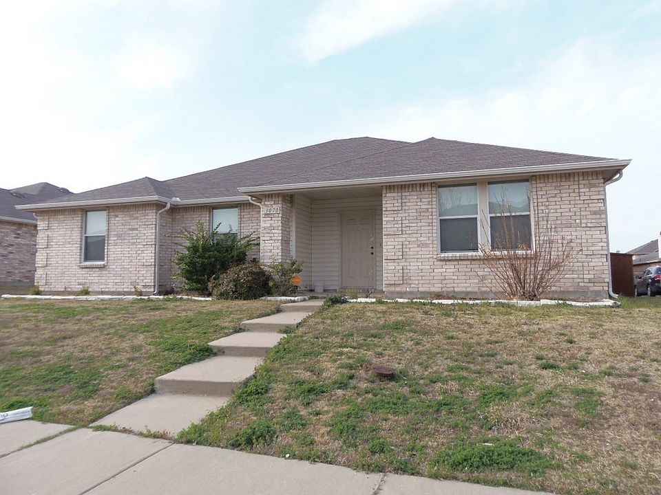 2nd image of 3070 Fallbrook Dr