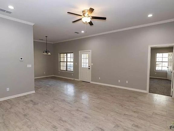 Living Room / Dining Room