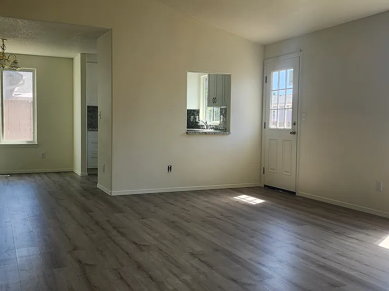 1667 Wendy St NE — Photo 3