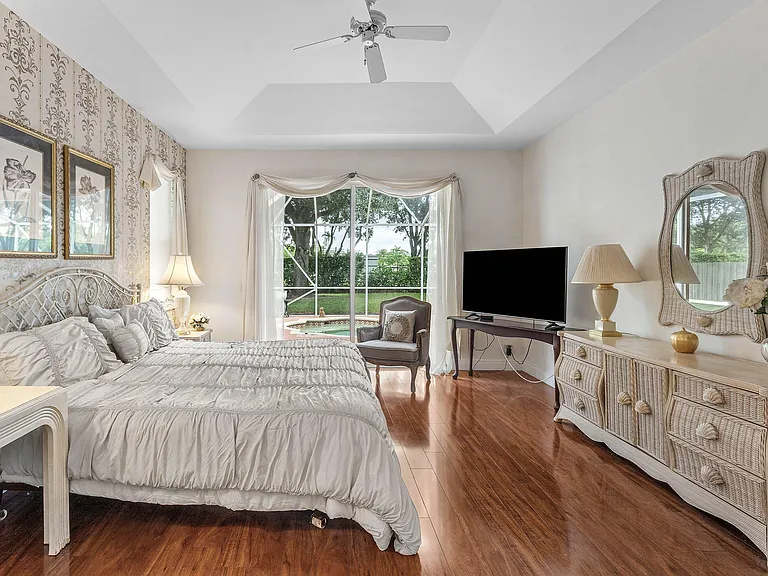 4378 Danielson Dr — Photo 11