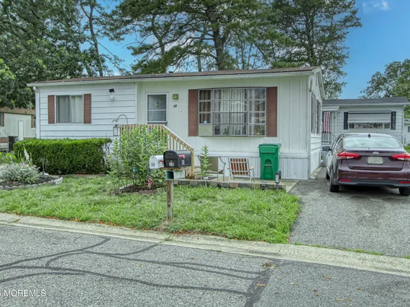 36 Beaver Avenue, Whiting, NJ 08759