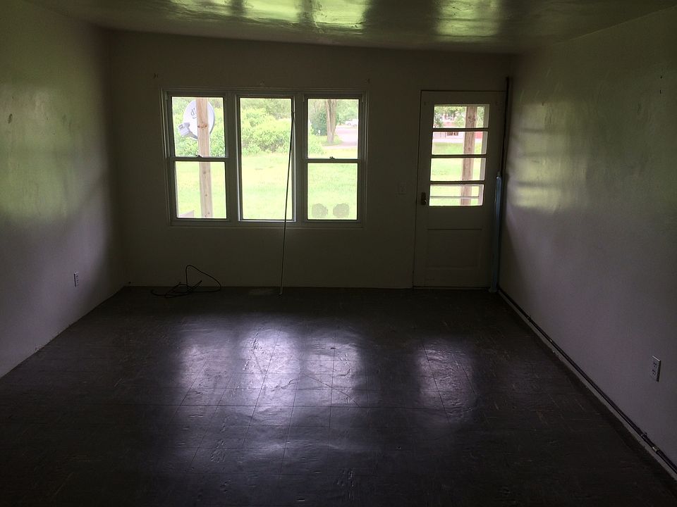 2nd image of 122 Swedish Dr APT 10